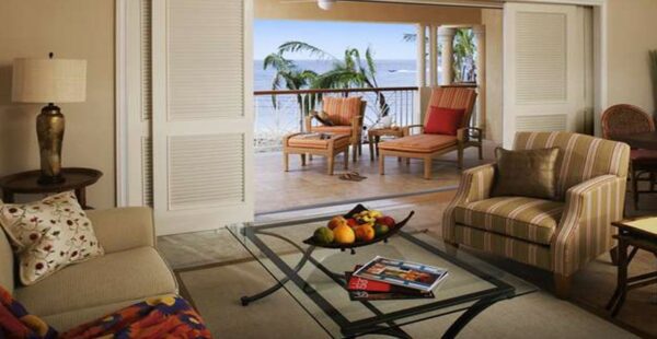 Beachfront Villa Suites